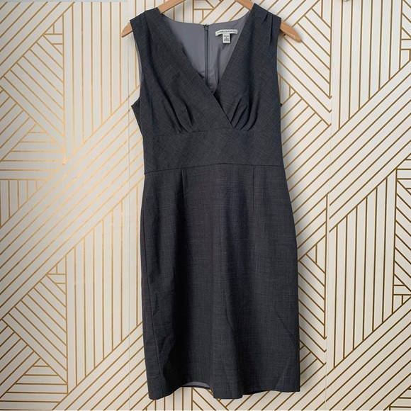 Banana Republic Dresses & Skirts - Banana Republic Wool stretch gray sheath dress size 4 v neck sleeveless tweed